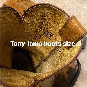 Tony Lama Cowgirl boots size 8. Leather bottom. Snip toe